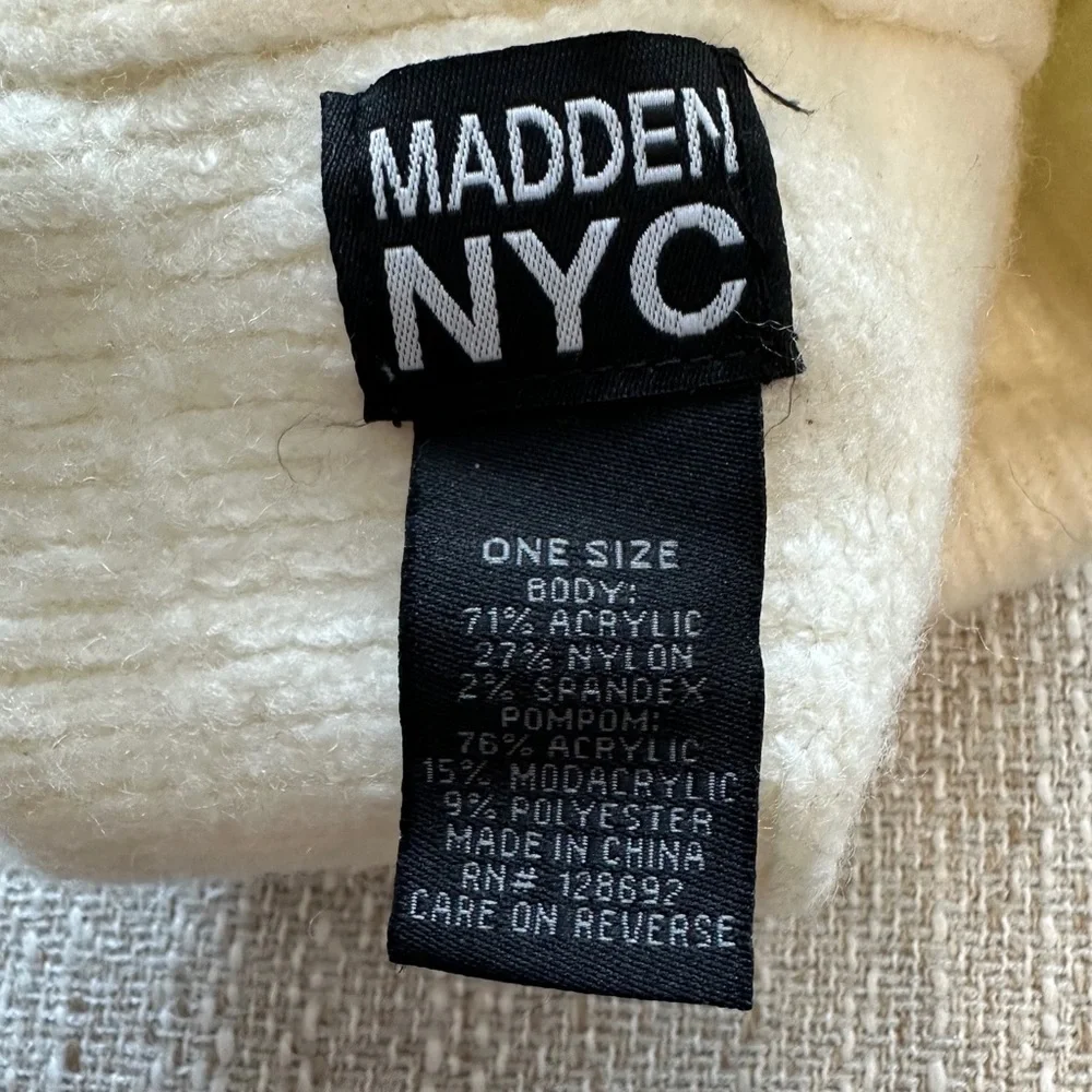🧣 Madden NYC Cute Beanie-hat one size never worn condition.